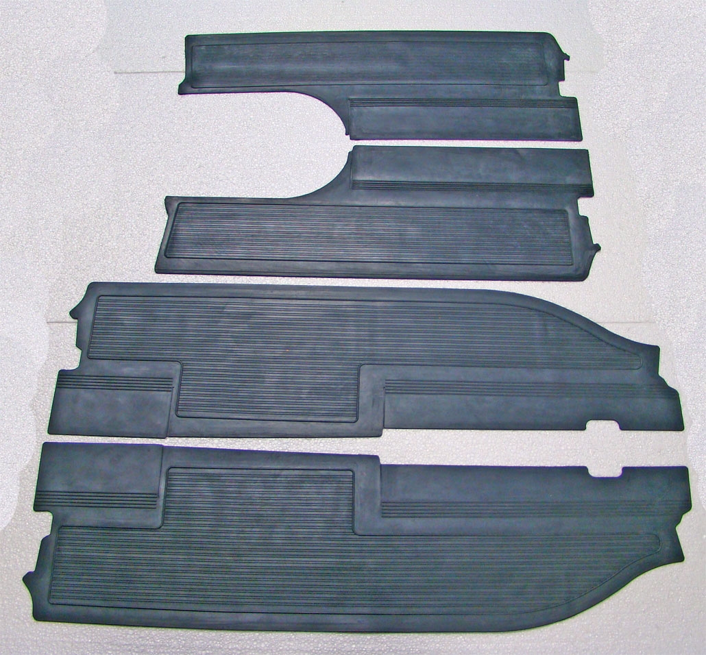 220S 4 DOOR SEDAN DOOR SILL  MAT SET