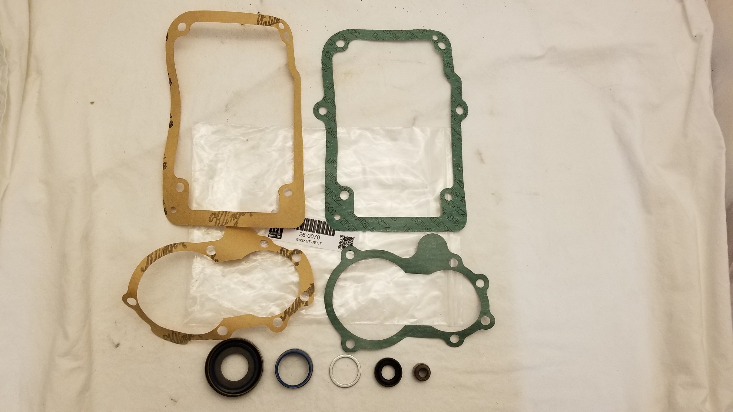 TRANSMISSION GASKET/SEAL KIT